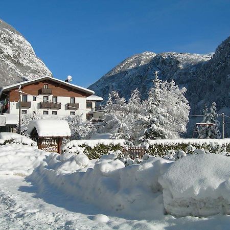 Hotel Des Roses Antey-Saint-André Exteriér fotografie