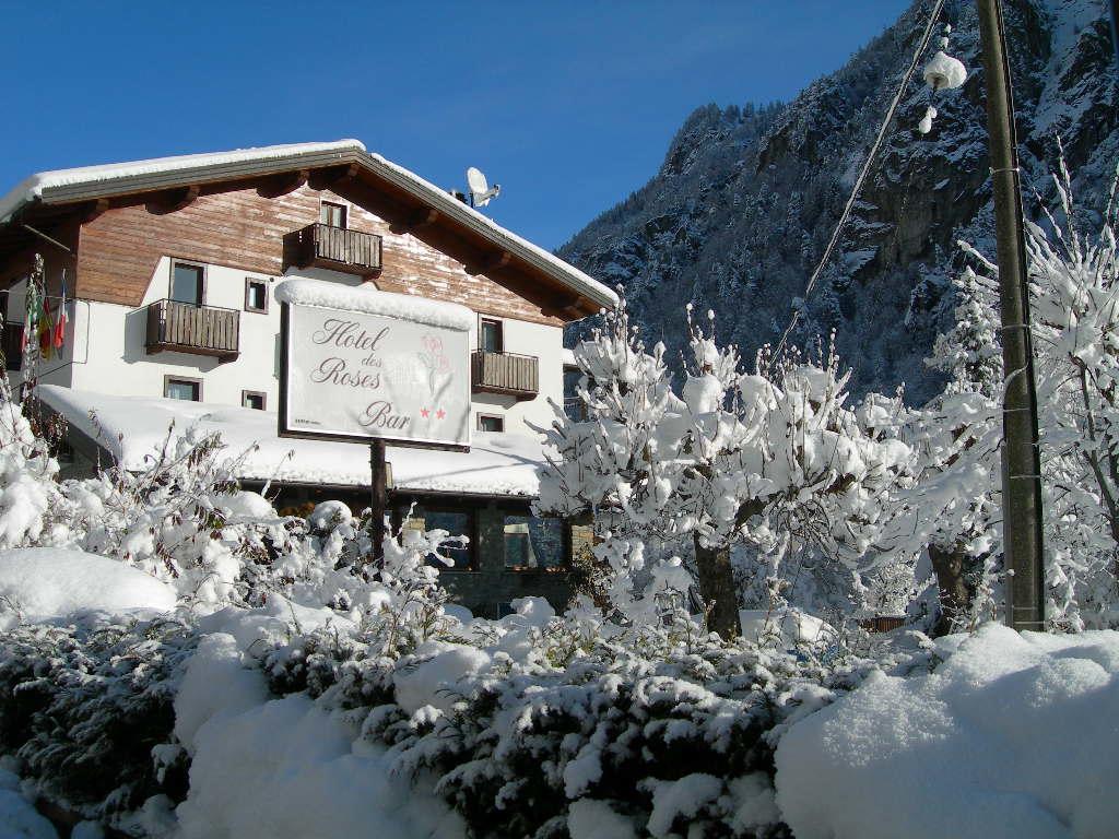 Hotel Des Roses Antey-Saint-André Exteriér fotografie